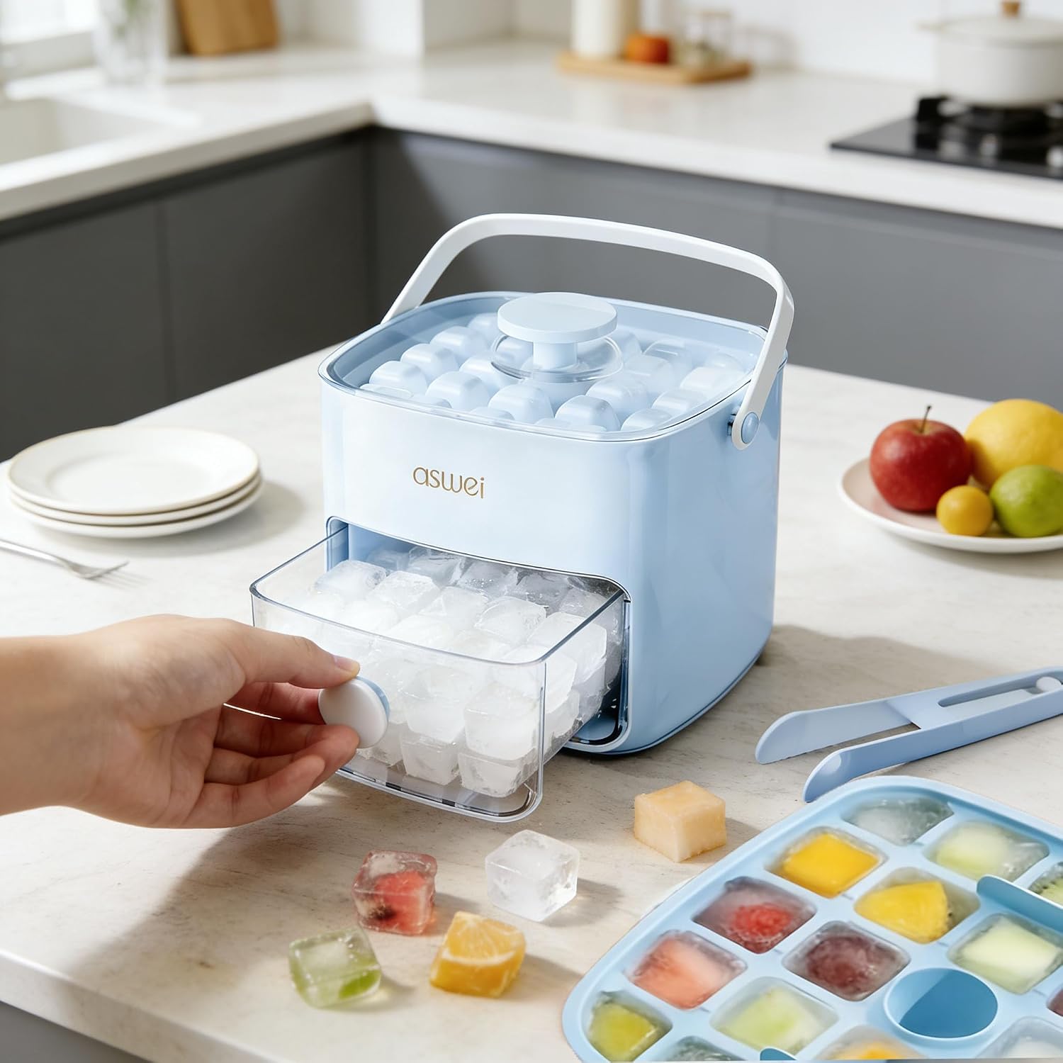 Portable Ice Cube Tray with Lid & Bin